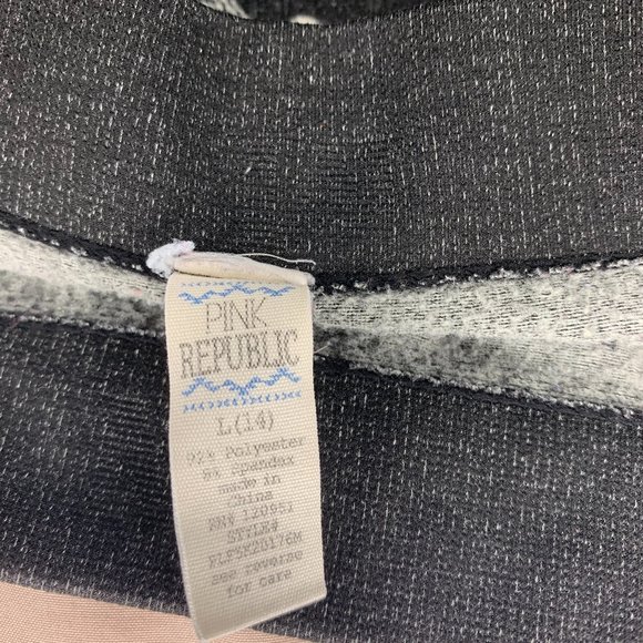 PINK REPUBLIC BLACK AN WHITE TRIBAL PRINT LEGGINGS - Picture 3 of 3